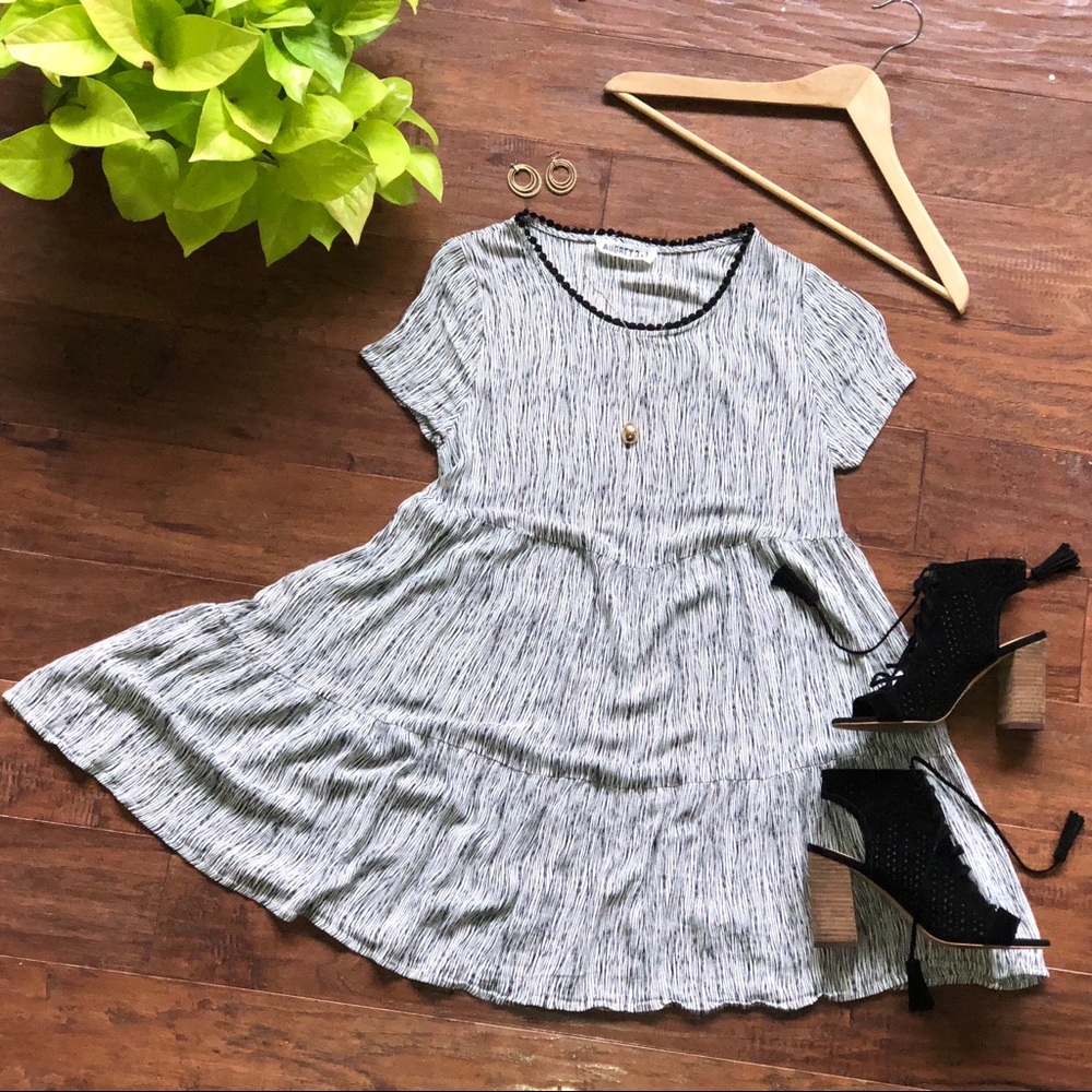 Audrey 3+1 Black White dress